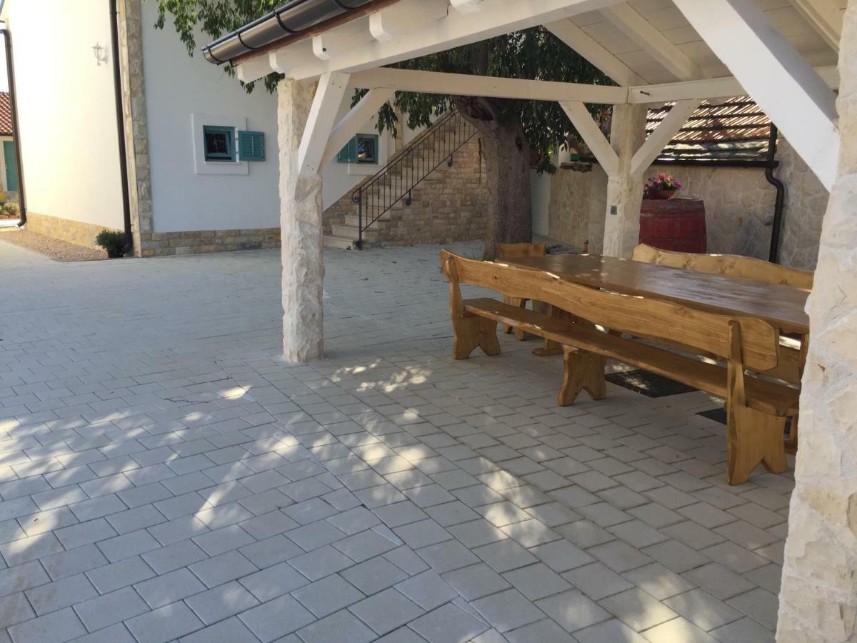 Appartamento Kuce Za Odmor Brkic Lozovac Esterno foto