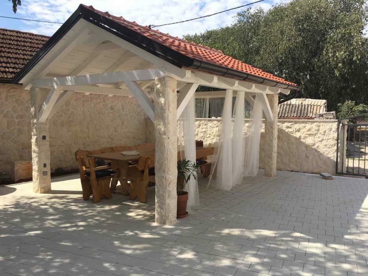 Appartamento Kuce Za Odmor Brkic Lozovac Esterno foto