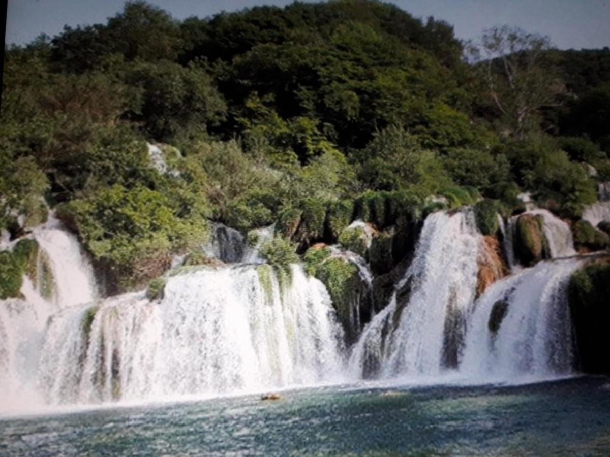 Appartamento Kuce Za Odmor Brkic Lozovac Esterno foto
